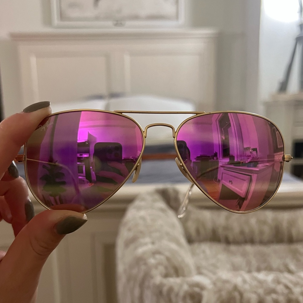 Hot Pink Aviator Ray-Ban’s